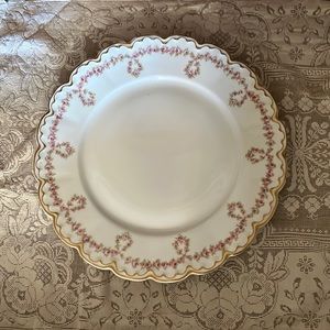 Theodore Havilade Schleiger 319 9 3/4 dinner plate